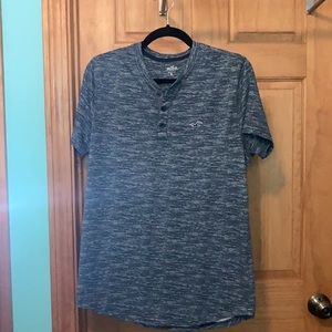 Men’s Hollister Henley (Medium)